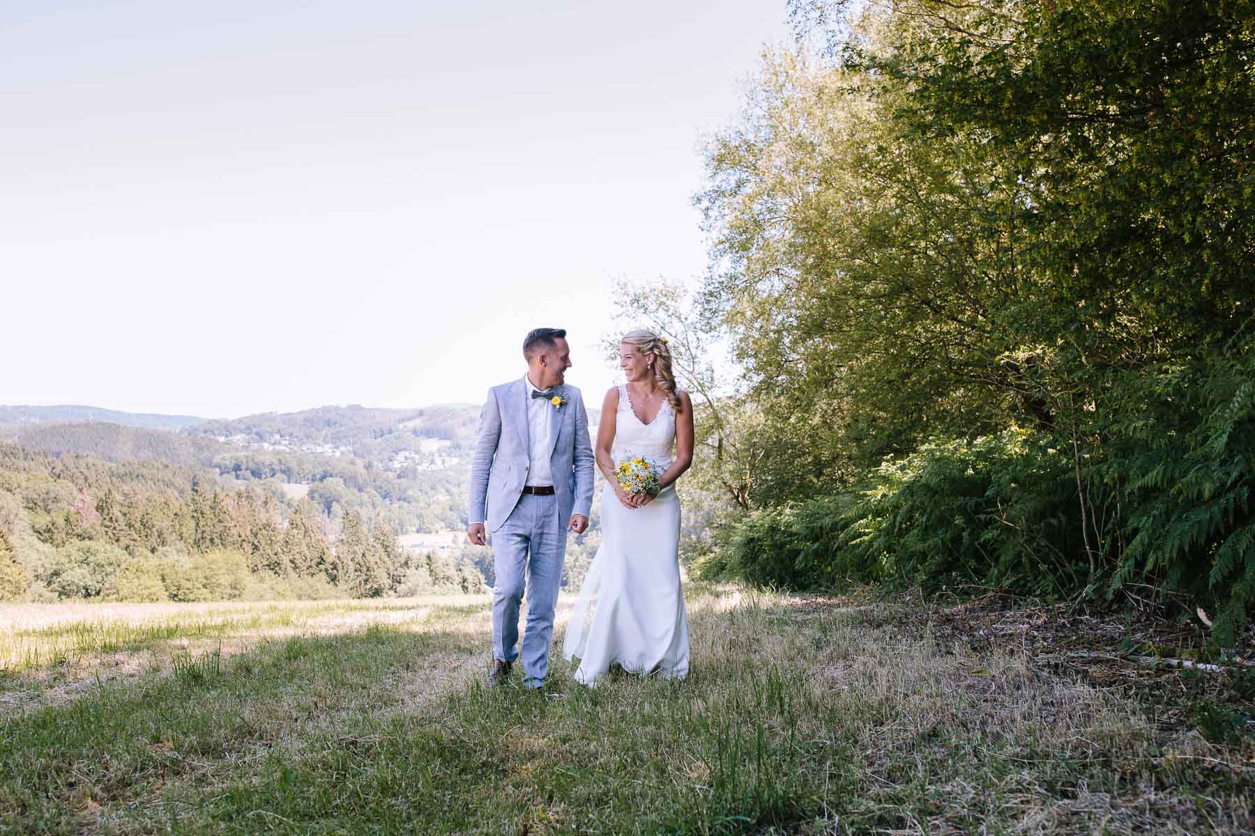 Hochzeitsfotografin sauerland hochzeitsfotograf ruhrgebiet schloss ehreshoven schlosshochzeit koeln hochzeit ruhrgebiet hochzeitsmesse nrw 410