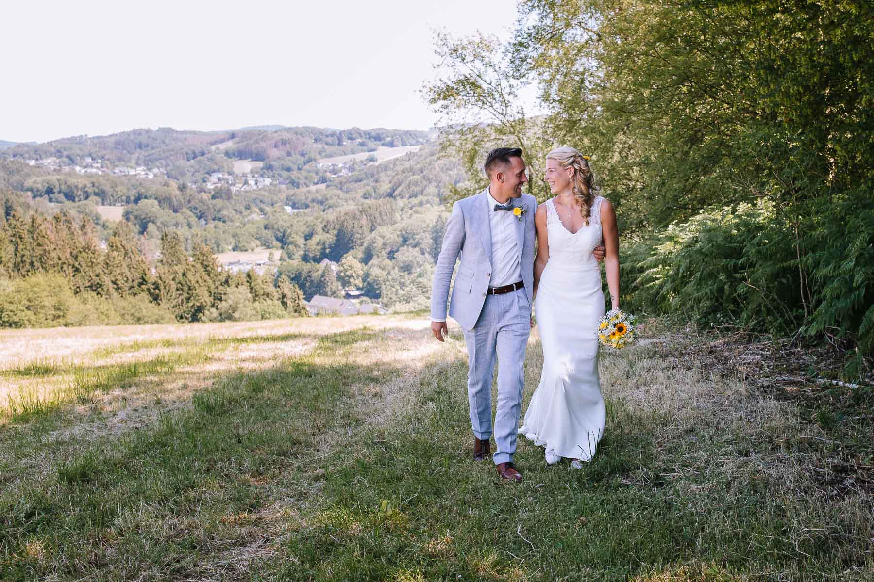 Hochzeitsfotografin sauerland hochzeitsfotograf ruhrgebiet schloss ehreshoven schlosshochzeit koeln hochzeit ruhrgebiet hochzeitsmesse nrw 414