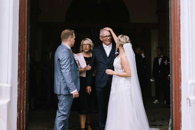 Hochzeitsfotografin sauerland sportalm gipfelglueck luedenscheid hochzeitsfotograf ruhrgebiet heiraten in den bergen gaudistuben jesus christus kirche meinerzhagen 666