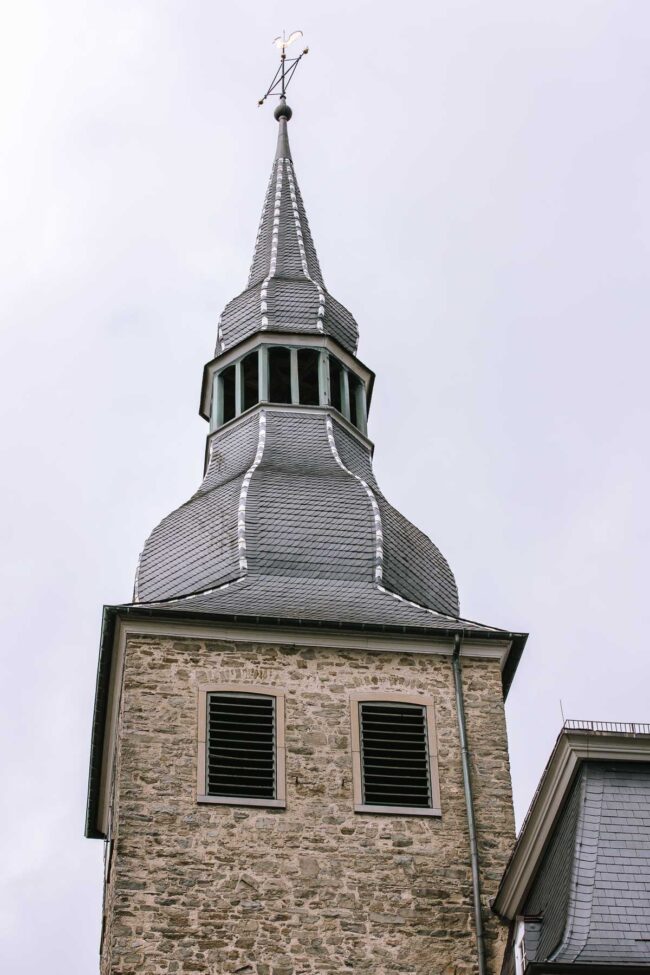 hochzeitsfotografin sauerland hückeswagen pauluskirche bergisches land hochzeitsmesse gummerbach meinerzhagen attendorn rheinland hochzeitslocation nrw (19)