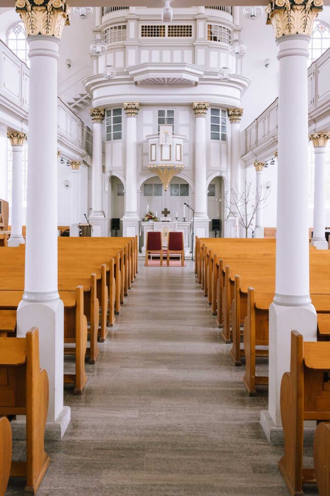 hochzeitsfotografin sauerland hückeswagen pauluskirche bergisches land hochzeitsmesse gummerbach meinerzhagen attendorn rheinland hochzeitslocation nrw (3)