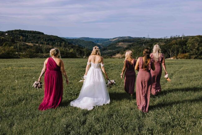 gasthof spelsberg altena schalksmuehle hochzeitsfotografin sauerland hochzeitslocation nrw hochzeitsfotograf ruhrgebiet freie trauung hochzeits wg seite an seite (833)