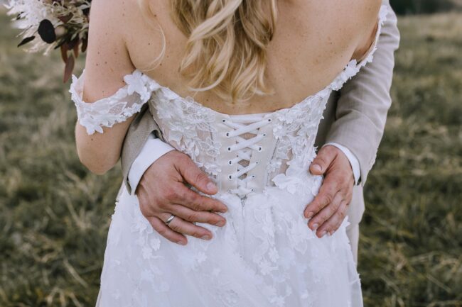 gasthof spelsberg altena schalksmuehle hochzeitsfotografin sauerland hochzeitslocation nrw hochzeitsfotograf ruhrgebiet freie trauung hochzeits wg seite an seite (959)