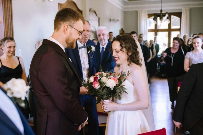 villa bubenzer freudenberg hochzeit schloss friedewald hochzeitsfotografin sauerland westerwald ambientetrauung schlosshochzeit hochzeitsfotograf ruhrgebiet (78)